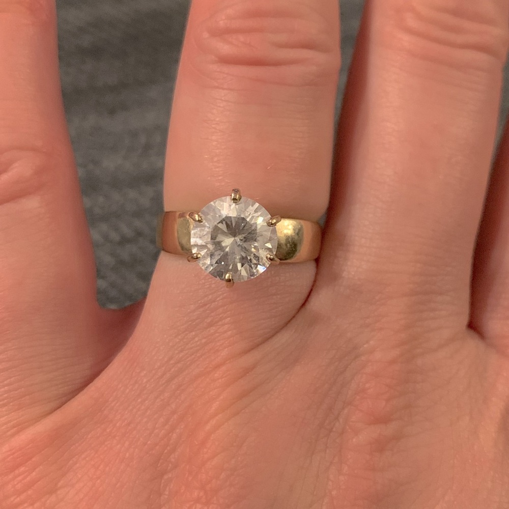 Solitaire CZ 10 karat Gold Ring